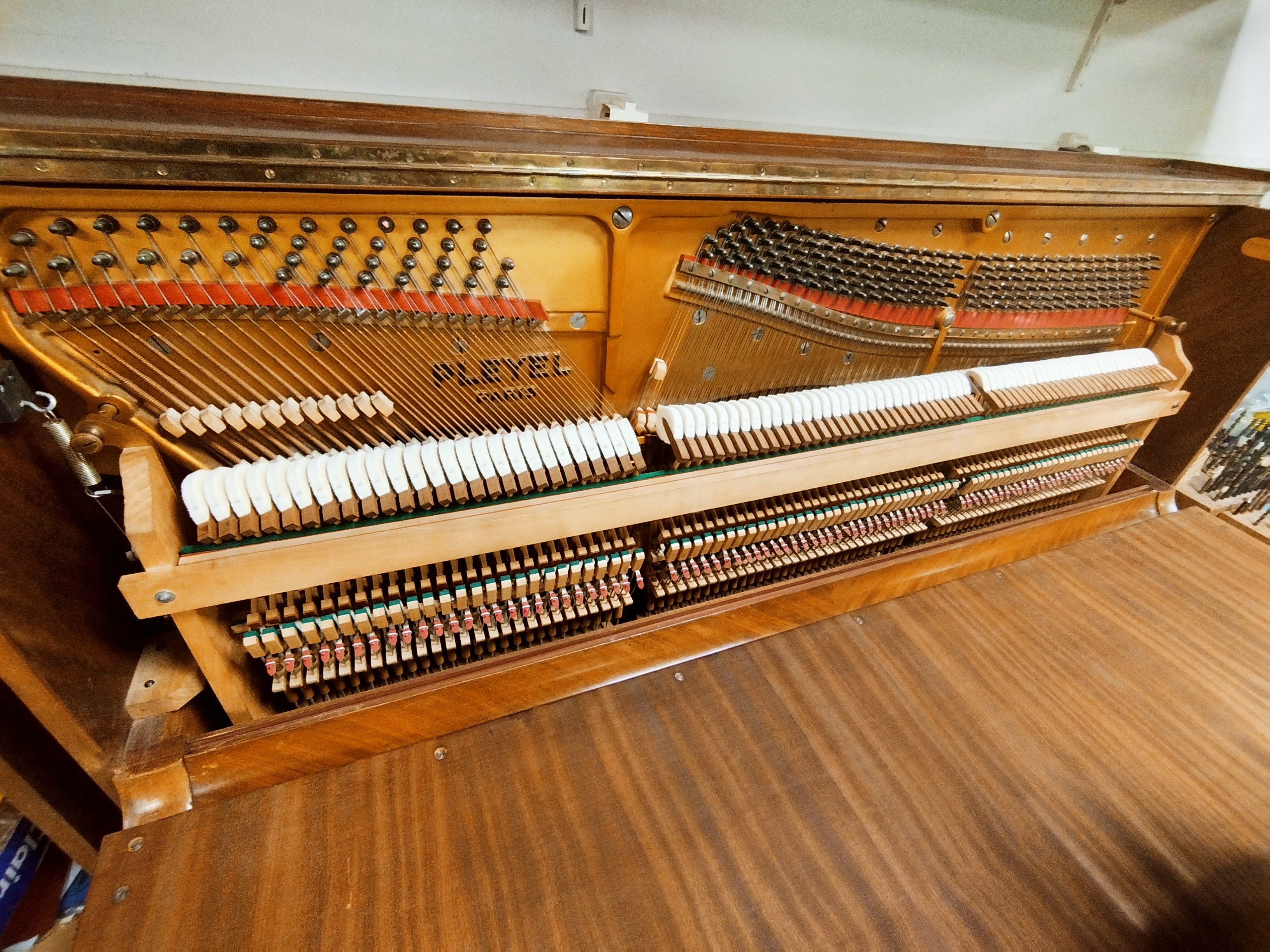 clic pour ouvrir dans un nouvel onglet piano droit Pleyel silencieux à acheter sur Montpellier